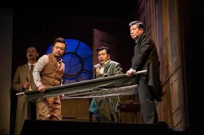 話劇《演砸了》舞臺藝術(shù)造型策劃 荒謬背后的藝術(shù)韻味